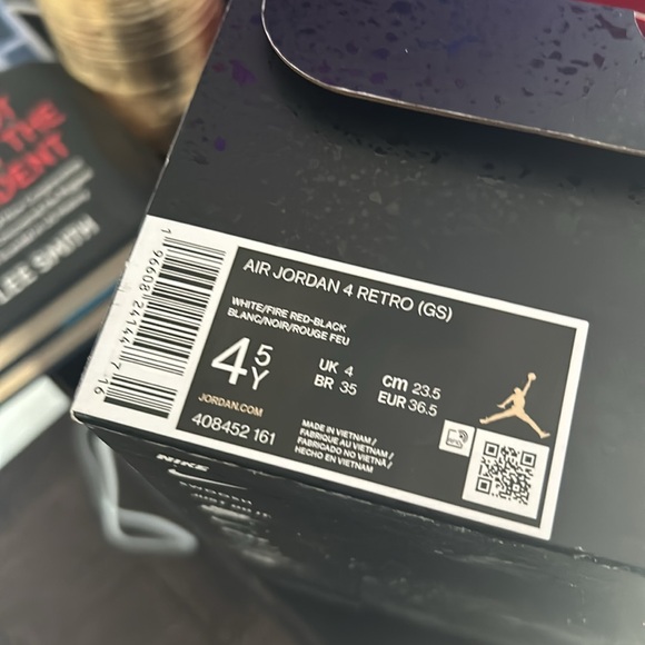 Nike Air Jordan 4 Retro - Picture 5 of 5